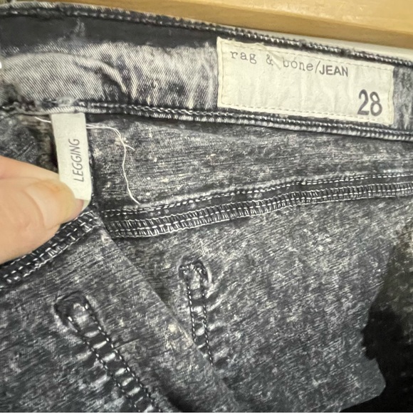 Rag & Bone black acid wash Jean “Legging” no signs wear size 28 like new EUC - Picture 4 of 4